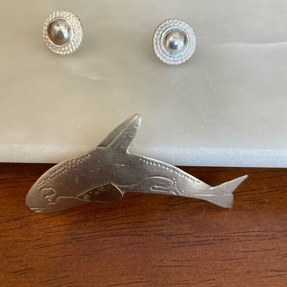 Silver Whale Brooch and Silver tone Earrings - Picture 6 of 11